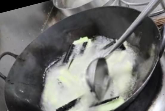 茄子炒豆角怎么做(茄子炒豆角的)图2