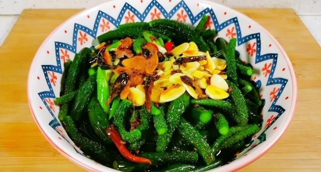 入秋后，遇到这菜别手软，买上10斤腌起来，随吃随取，脆爽又解腻