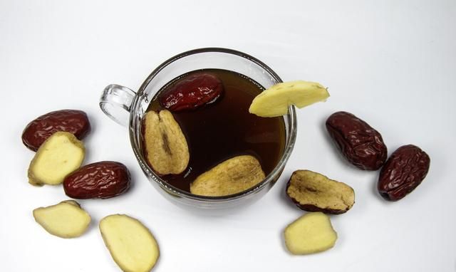 冬天皮肤干又痒？四杯茶为不同体质者润肤止痒