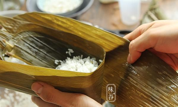 端午将至，粽子飘香，教你地道做法，咸香软糯