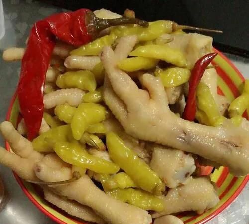 泡瓜的做法,泡椒鸡爪图3