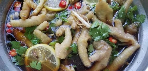 泡瓜的做法,泡椒鸡爪图4