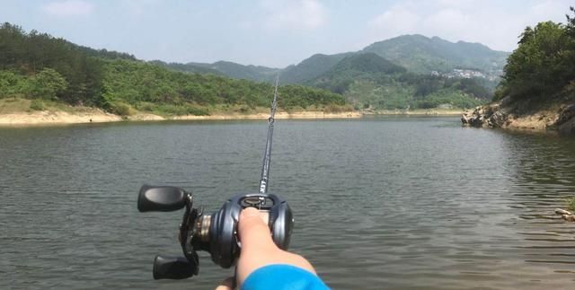 如何钓翘嘴鱼技巧钓多深水为宜,如何钓翘嘴图3