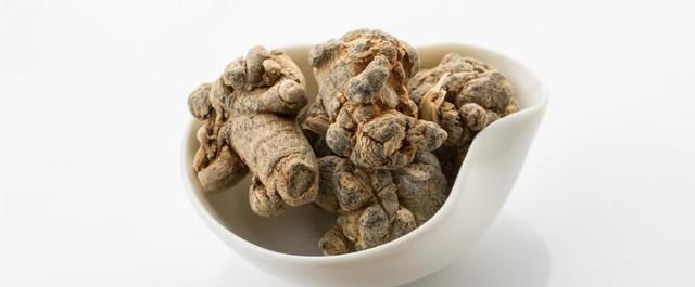杜仲粉山楂粉三七粉有什么功效,杜仲粉和三七粉泡水喝的副作用图3