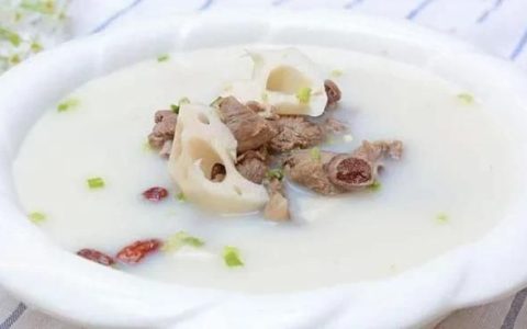 煮完骨头的汤怎么利用(煮完骨头留下的汤怎样利用)