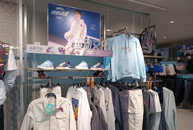 不吹不捧，这8个国产卫衣品牌，确实不比优衣库、Champion冠军差