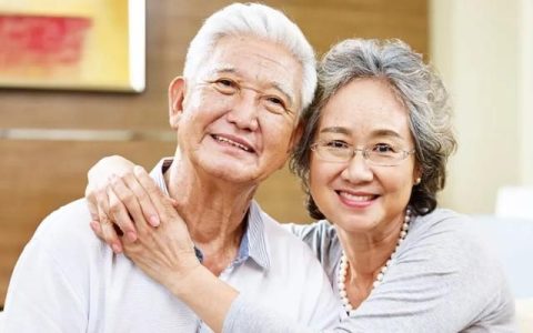 为啥戴假牙不能做cT,老人临终前假牙为什么不能戴