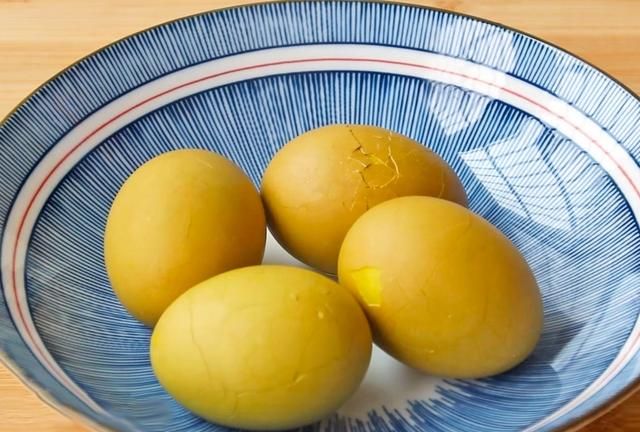清明节，记得用艾叶煮鸡蛋，一周吃几次，很多人不知道有什么用