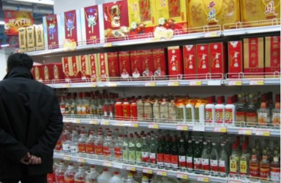市面上有这3种白酒，懂行的人都不喝，全是酒精勾兑，你了解吗？