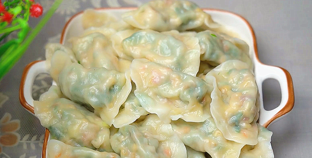 天热出汗多，吃点素馅饺子，营养丰富，清爽不油腻，全家人都爱吃