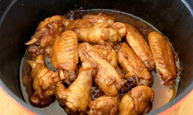 鸡翅的四种家常做法，色香味浓，好吃不腻，烤的炖的都有了