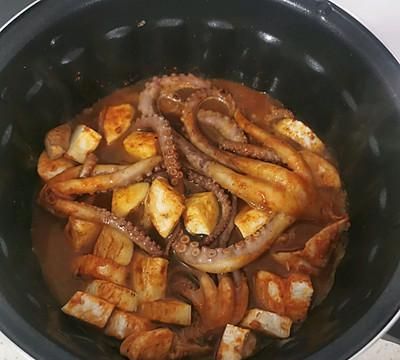 #暖冬酱在手，嗨吃部队锅#韩式料理｜辣炖八爪鱼米饭杀手
