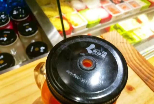 太爽了！用天然养生石锅装的无刺鱼肉好吃，还是个拍照好地方！