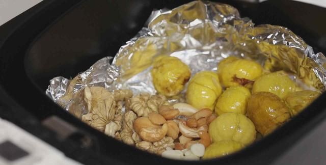 营养丰富的蜜烤果仁，用空气炸锅就可以轻松搞定