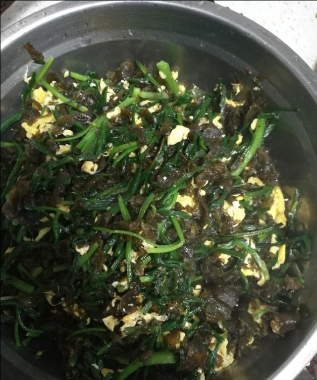 地皮菜炒鸡蛋