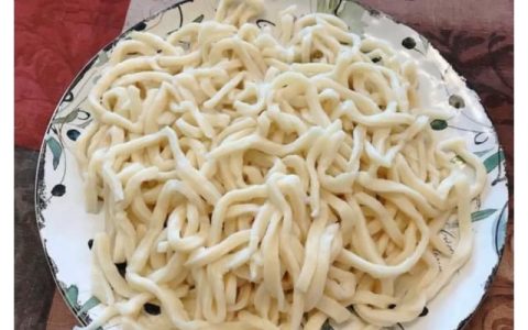 如何用面粉做出鸡蛋面来,如何用面粉自制鸡蛋面