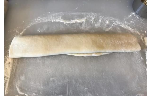 如何用面粉做出鸡蛋面来,如何用面粉自制鸡蛋面图6