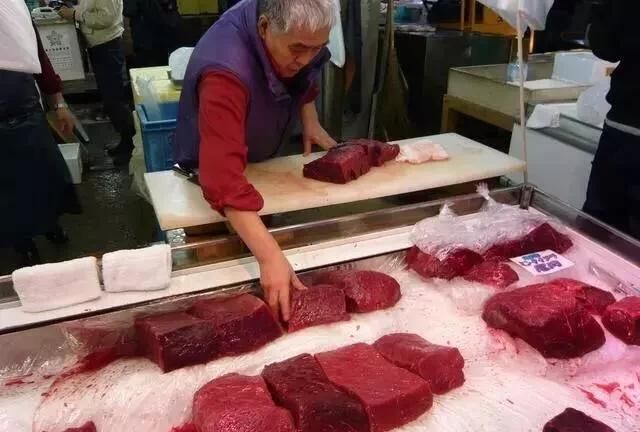 日本现在都开始卖鲸鱼肉了,你们怎么看的图7