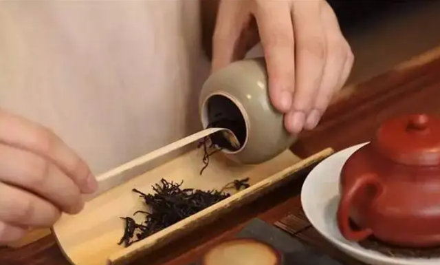 现在才明白！茶叶这样泡才会更好喝，这3个泡茶小妙招你都会吗？