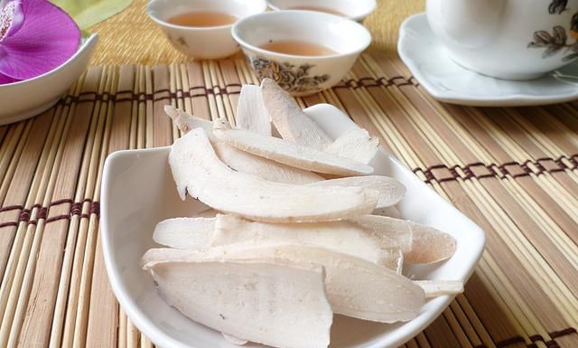 白芍作为中药材，都有哪些功效与作用？