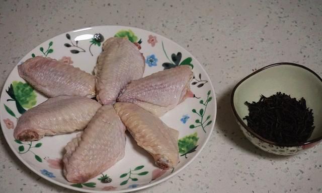 如何烤出美味的鸡翅(鸡翅烤出白色的圆球)图2