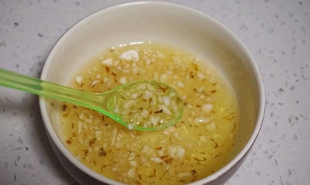 如何烤出美味的鸡翅(鸡翅烤出白色的圆球)图6