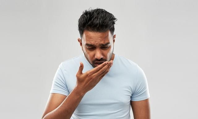 喉咙里有痰怎么排？多吃5种食物，化痰止咳