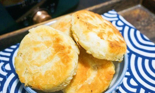 面粉别再只蒸馒头了，5种面食做法，学会了做给家人，好吃又过瘾