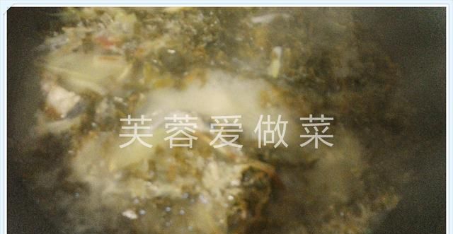 怎样才能让酸菜鱼汤白(怎样做酸菜鱼汤去鱼腥味)图15