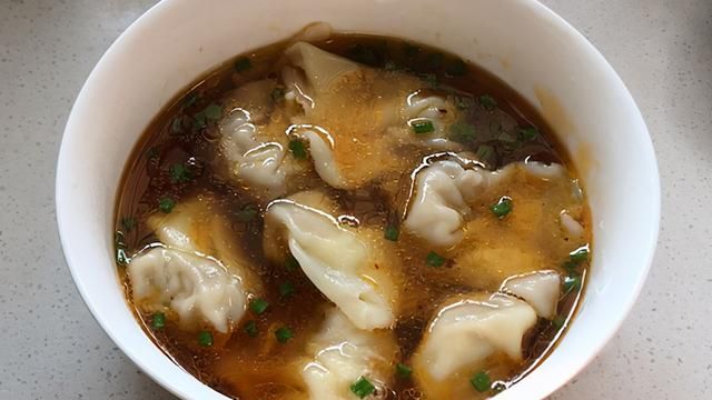 从和面到出锅，手把手教你包馄饨，皮薄如纸，馅大味美，实惠营养
