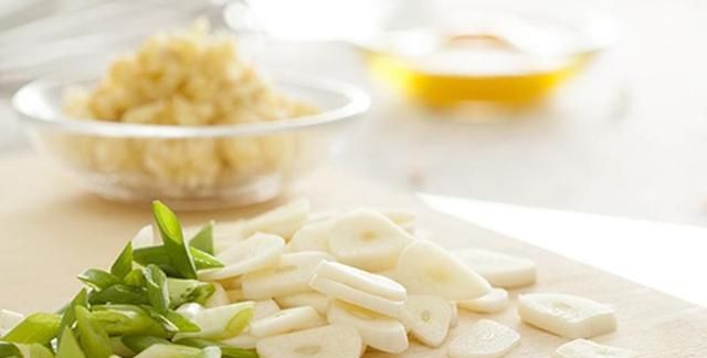 白菜炖粉条怎么做(白菜猪肉炖粉条子)图8