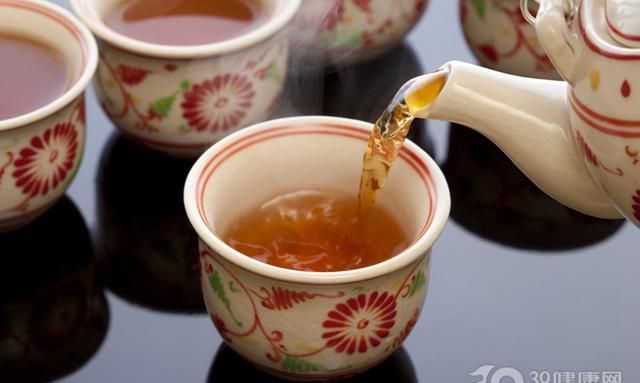 过夜的白开水还能喝吗？超过这个时间就要注意了
