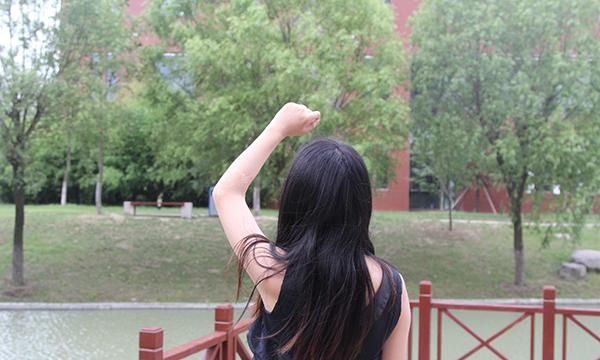 不喜欢晒太阳的人，可能会错过6个好处，现在了解不迟