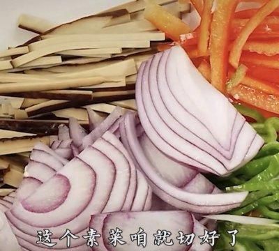 「榨菜肉丝」国宴大师炒家常菜到底有何不同？