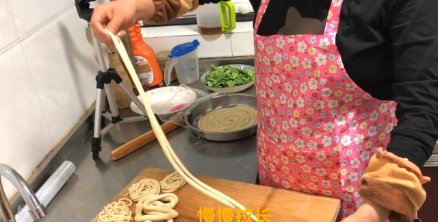 拉面这样做真简单，2分钟学会，再也不用去面馆，健康无添加