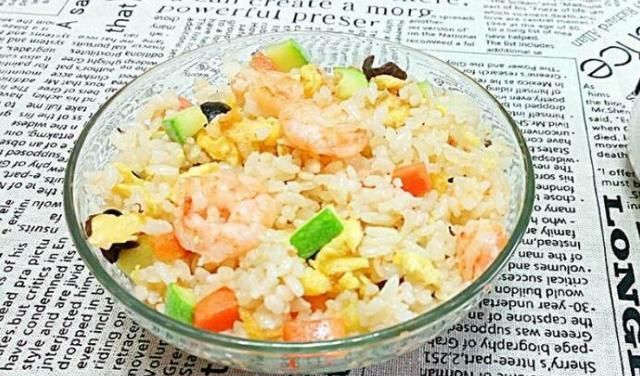 虾仁蛋炒饭怎么做的美味可口呢图4