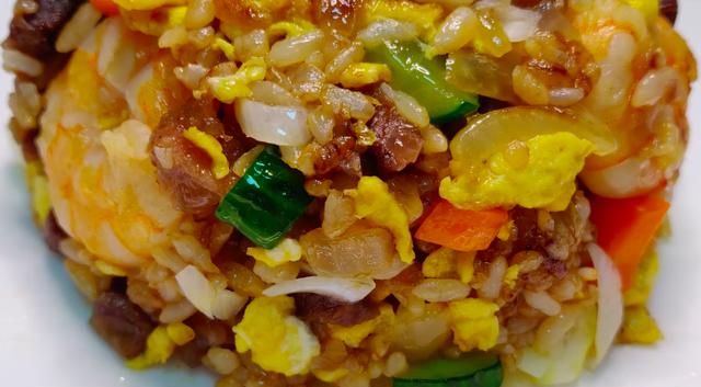 虾仁蛋炒饭怎么做的美味可口呢图7