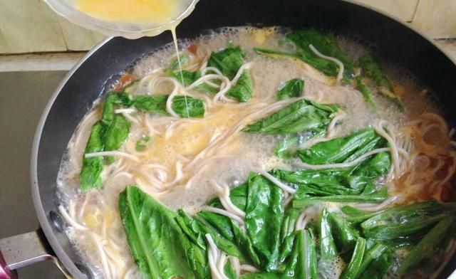 在家怎么做蔬菜汤面最好吃(蔬菜汤面做法大全家常)图2