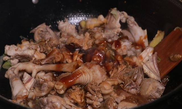 教你鲍鱼榴莲炖鸡汤的做法，汤鲜味美，滋补养身，做法超简单