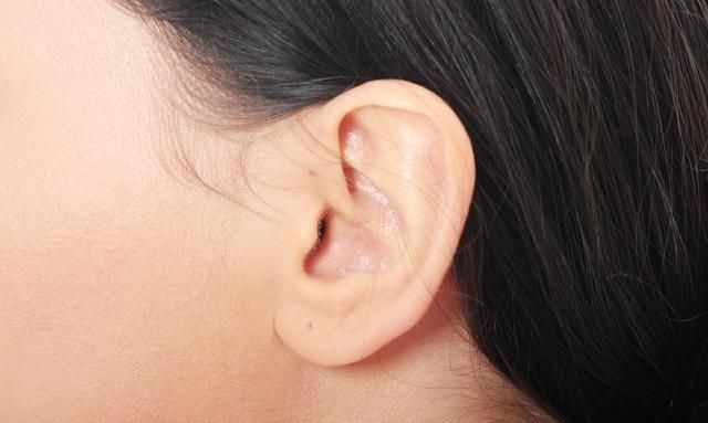 耳朵后面长硬包，或许是招惹了这3种病，不要再忽略了！