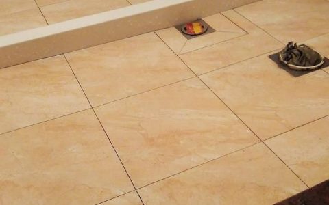 卫生间地漏反味怎么解决(卫生间反味用什么牌子地漏)