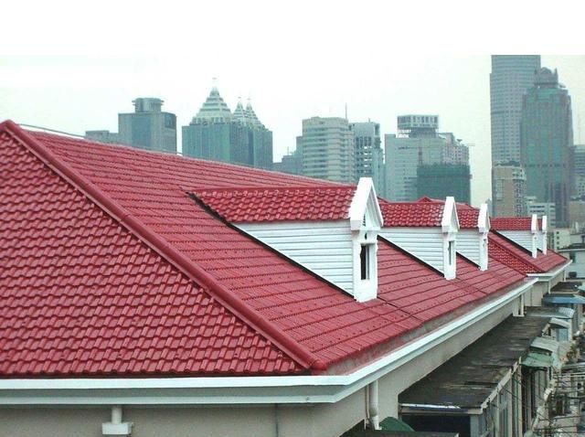 彩钢瓦、树脂瓦都能隔热，屋顶用哪种好？这么一对比我终于弄懂了