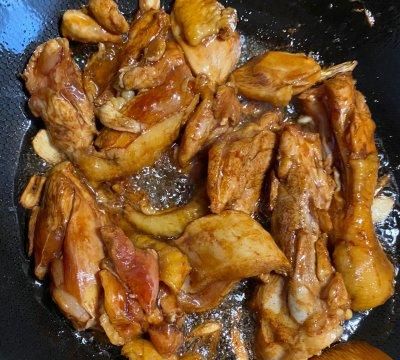 告诉你3个诀窍，在家也能做出可乐鸡腿
