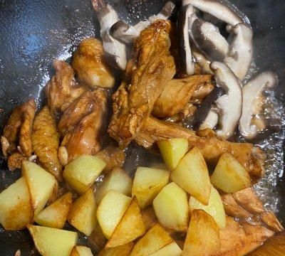 告诉你3个诀窍，在家也能做出可乐鸡腿