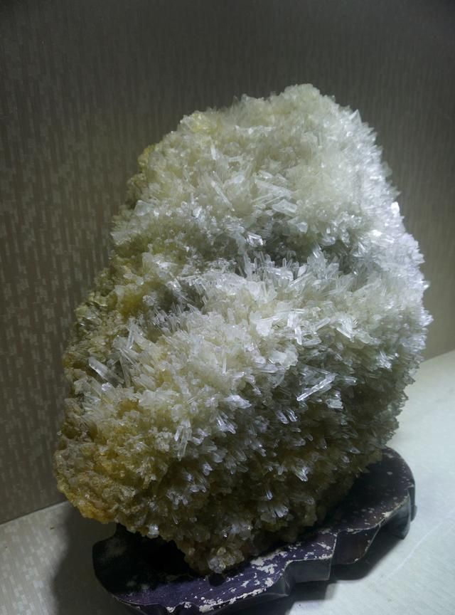 水晶古称“水玉”是稀有矿物，宝石的一种，它的功效作用是什么？