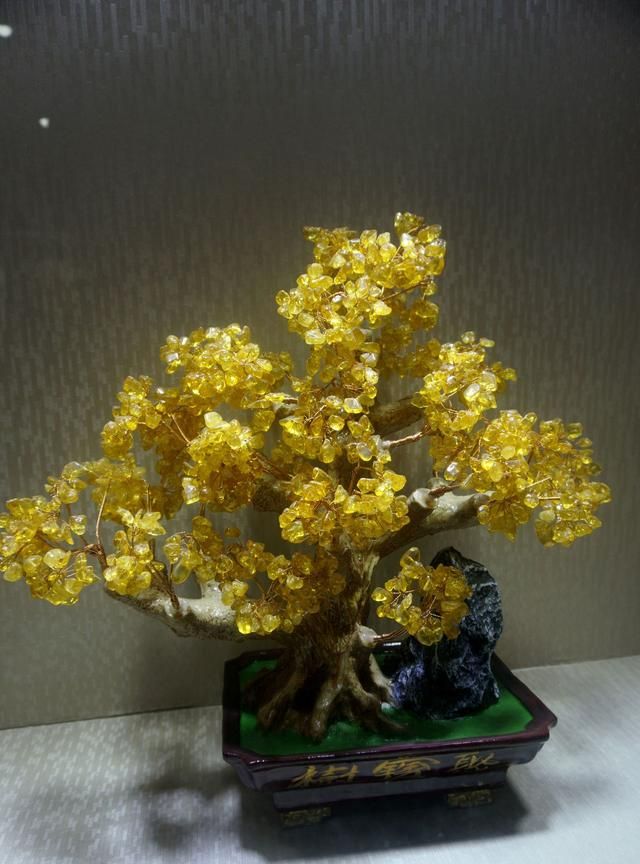 水晶古称“水玉”是稀有矿物，宝石的一种，它的功效作用是什么？