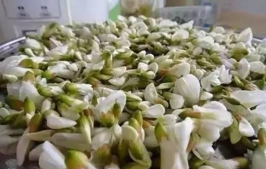 凉拌槐花做法大全图7