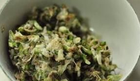 凉拌槐花做法大全图13