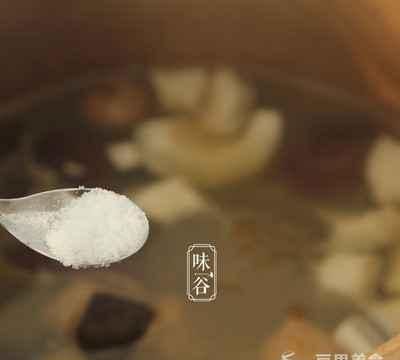 海椰皇猪骨汤（润肺止咳）