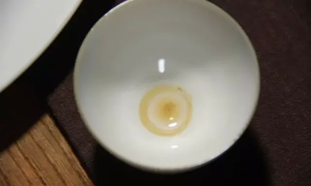 染色茶、香精茶，教你分辨4种假冒伪劣茶，让你再也不被坑